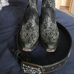 Cowgirl boots 8/8.5 and Belt
